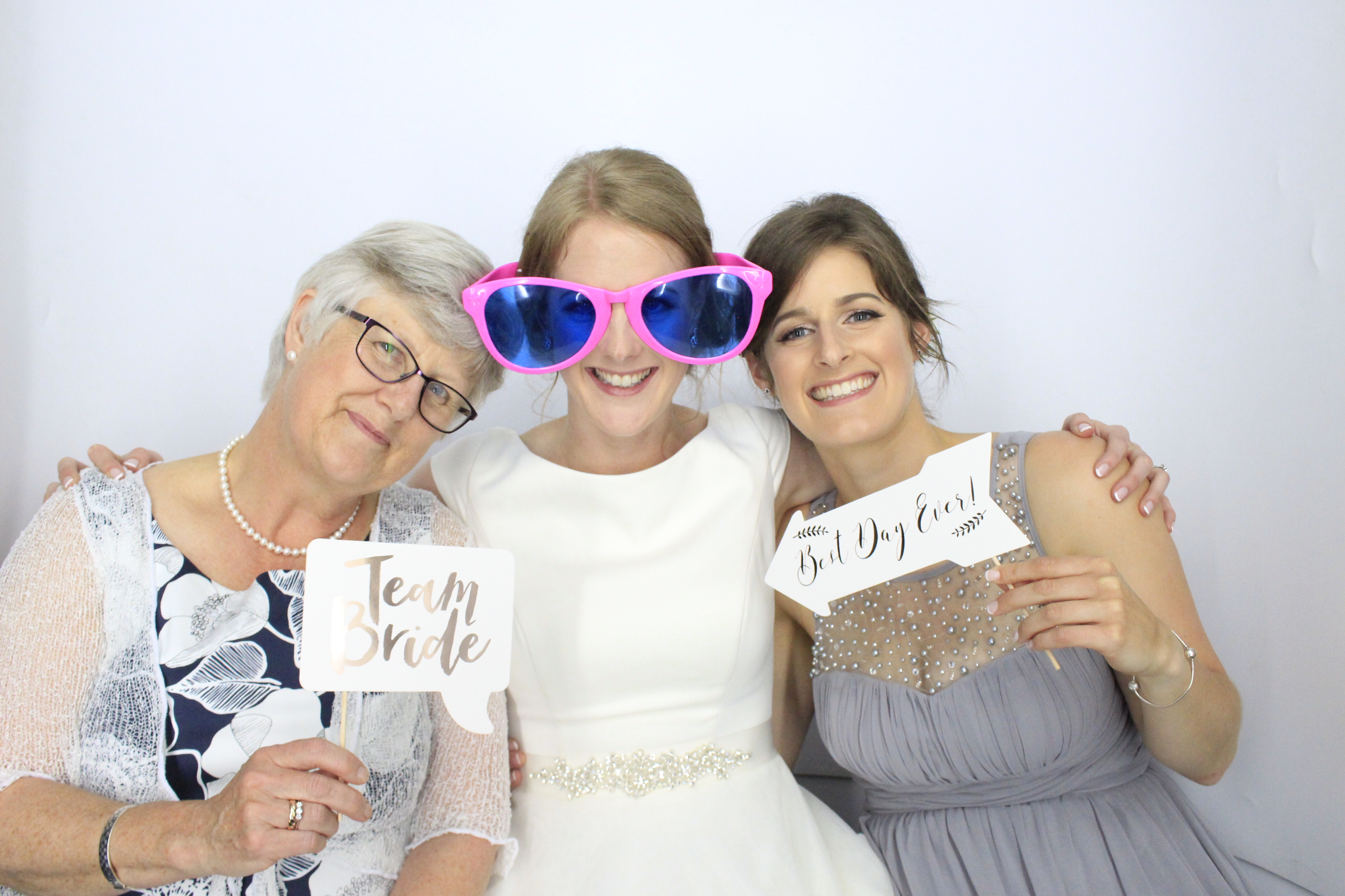 Andy and Emma's Wedding | View more photos from the event at gallery.myphotoboothexperience.co.uk/u/MyPhotoBoothExperienceLtd/Andy-and-Emmas-Wedding